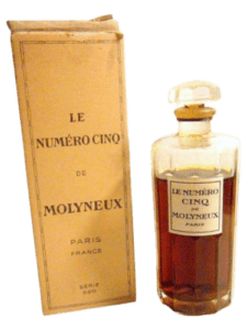 Le Numero Cinq by Molyneux Type